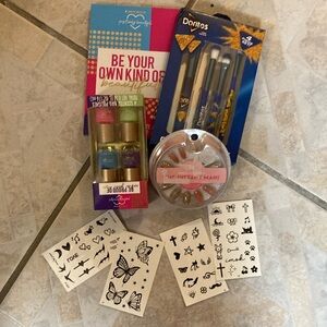 girls makeup bundle NWT